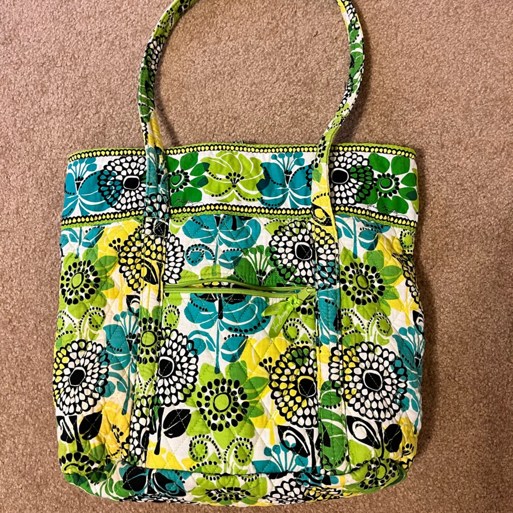 Travel tote